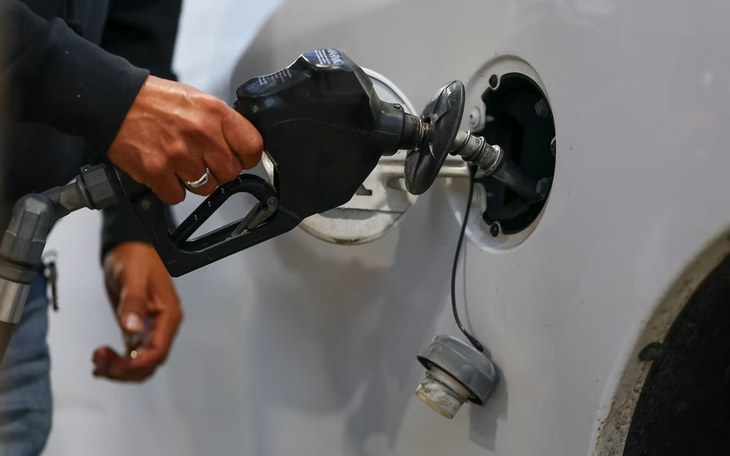 Giá dầu tăng, chứng khoán châu Á lao dốc khi Mỹ - Iran liên tục đe dọa - Ảnh 2.