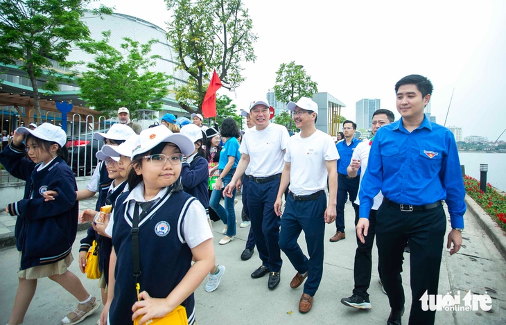 Trẻ em Việt Nam đang ngày càng phải tiếp xúc nhiều hơn với hiểm họa liên quan khí hậu, không khí - Ảnh 4.