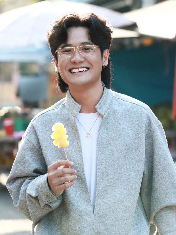 TikToker Quan không gờ kể chuyện văn hóa Việt qua hành trình đi 100 chợ - Ảnh 2. Quan không gờ - Ảnh 2.