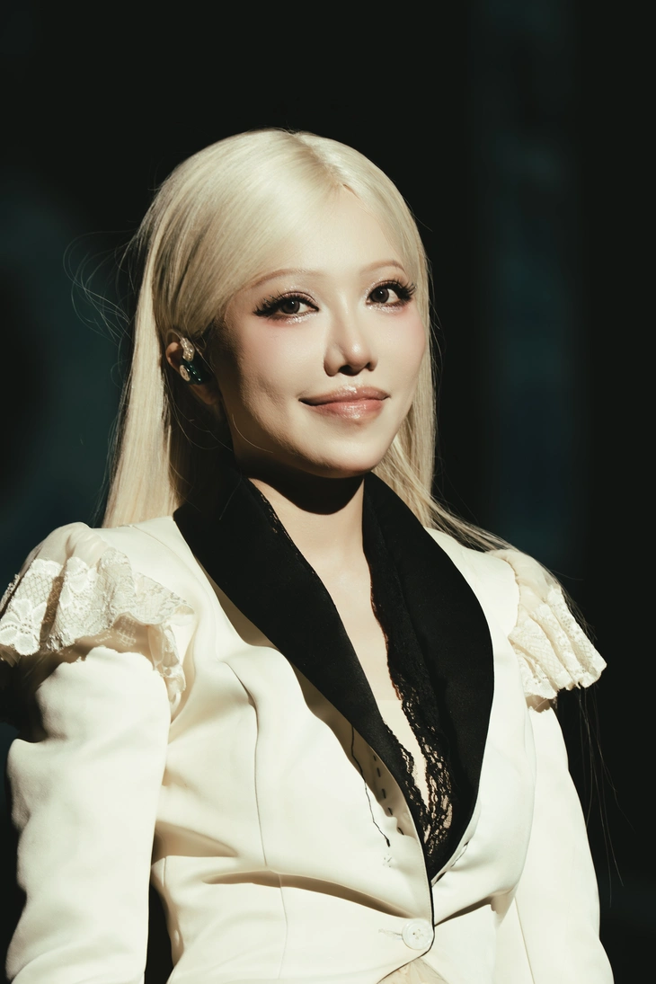 Phùng Khánh Linh - Ảnh 4.