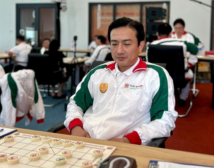 Đấu cờ úp, kỳ thủ Việt Nam vượt mặt quần hùng Trung Quốc - Ảnh 1.