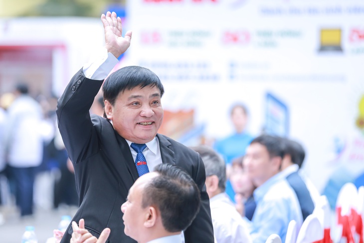 Ngày hội tư vấn tuyển sinh tại Hải Phòng: Vào trường quân đội có cần hạnh kiểm tốt? - Ảnh 4. tuyển sinh - Ảnh 15.