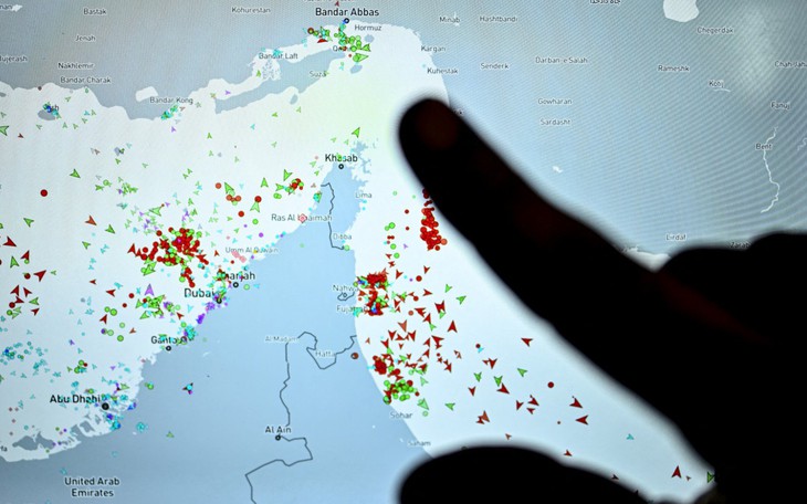 Nhật Bản tiết lộ về khả năng điều tàu quét mìn tới eo biển Hormuz  - Ảnh 2.