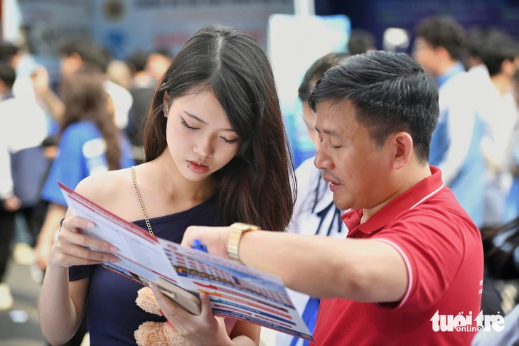 Tư vấn tuyển sinh hướng nghiệp tại Hải Phòng: Xếp nguyện vọng ra sao, điều kiện vào trường quân đội? - Ảnh 9. tuyển sinh - Ảnh 10.