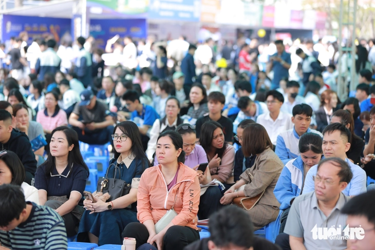 Ngày hội tư vấn tuyển sinh tại Hải Phòng: Vào trường quân đội có cần hạnh kiểm tốt? - Ảnh 9. tuyển sinh - Ảnh 12.