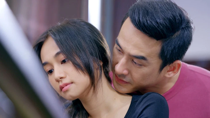 Bóng ma hạnh phúc - Ảnh 1.