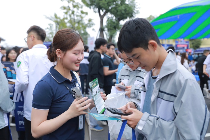 Sáng nay Ngày hội tư vấn tuyển sinh - hướng nghiệp tại Hải Phòng và Cần Thơ - Ảnh 3.