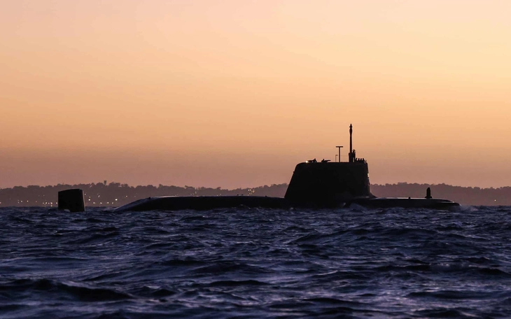 Thủ tướng Anh triệu tập họp khẩn về kinh tế khi cuộc chiến tại Iran leo thang - Ảnh 3.