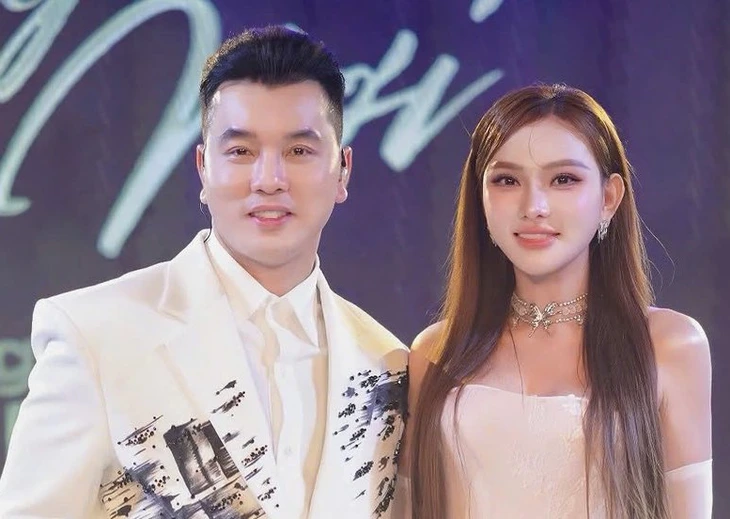 Ca sĩ lâu năm - Ảnh 1.