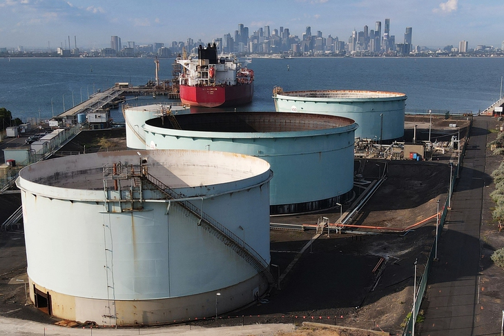 Giá dầu giảm hơn 9% sau khi ông Trump quyết định hoãn tấn công nhà máy điện Iran - Ảnh 1. giá dầu - Ảnh 1.