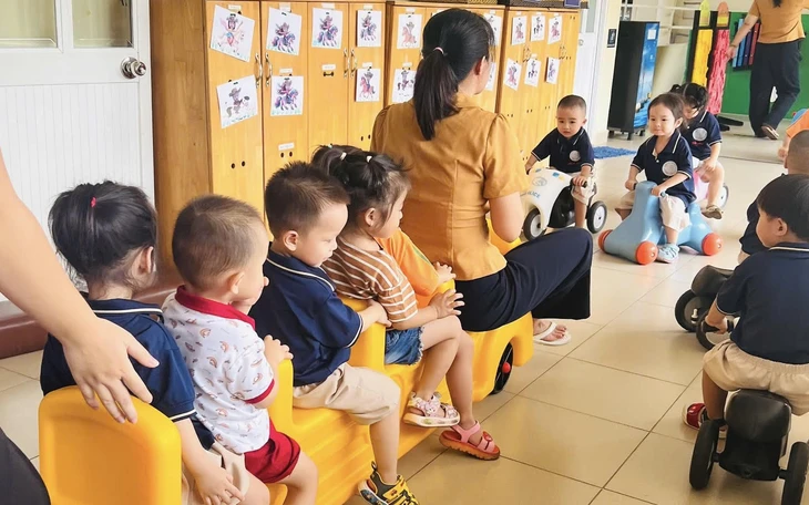Nhiều trẻ ở TP.HCM chưa xác thực mã định danh, lo bị 'rối' khi vào lớp 1 - Ảnh 2.