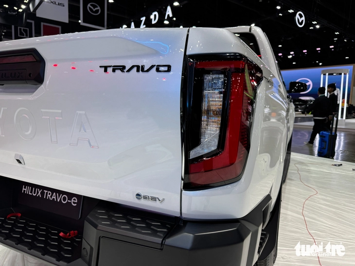 Toyota Hilux - Ảnh 3.