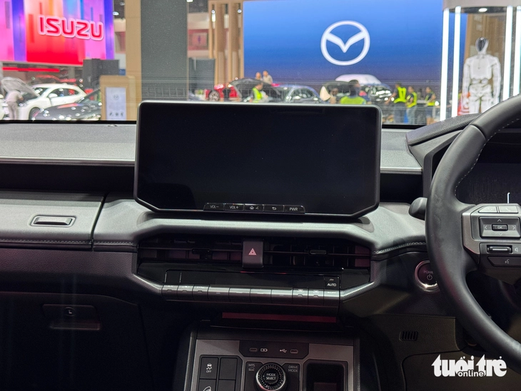 Toyota Hilux - Ảnh 10.