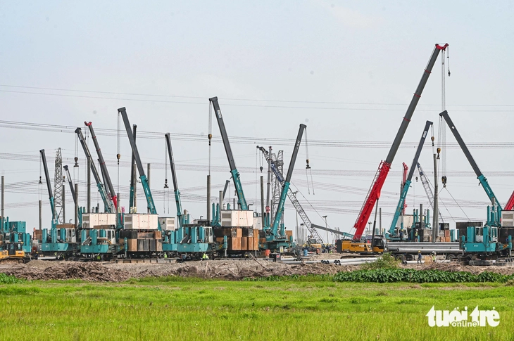 sân vận động - Ảnh 4.