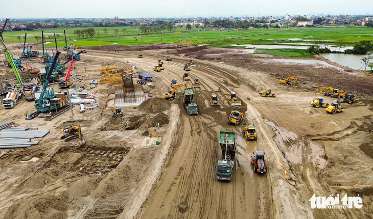 sân vận động - Ảnh 15.