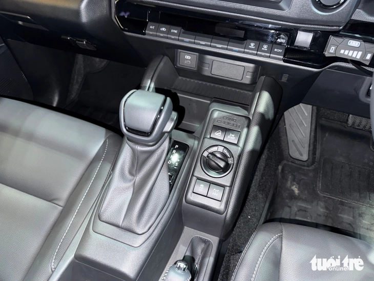 Toyota Land Cruiser FJ - Ảnh 9.