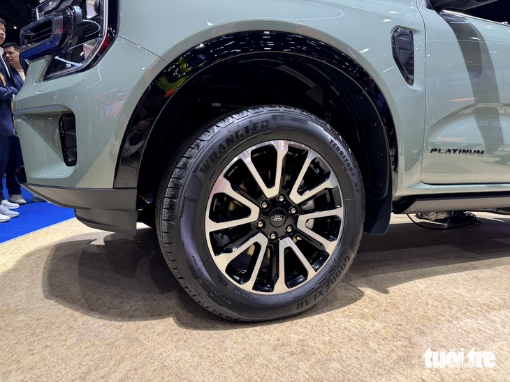 Ford Everest - Ảnh 6.