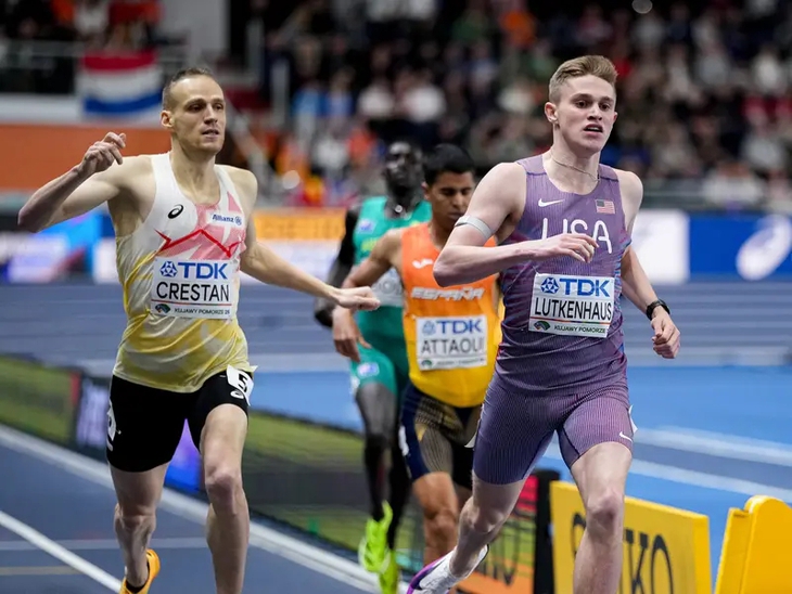 VĐV điền kinh 17 tuổi trở thành nhà vô địch trẻ tuổi nhất lịch sử - Ảnh 1.