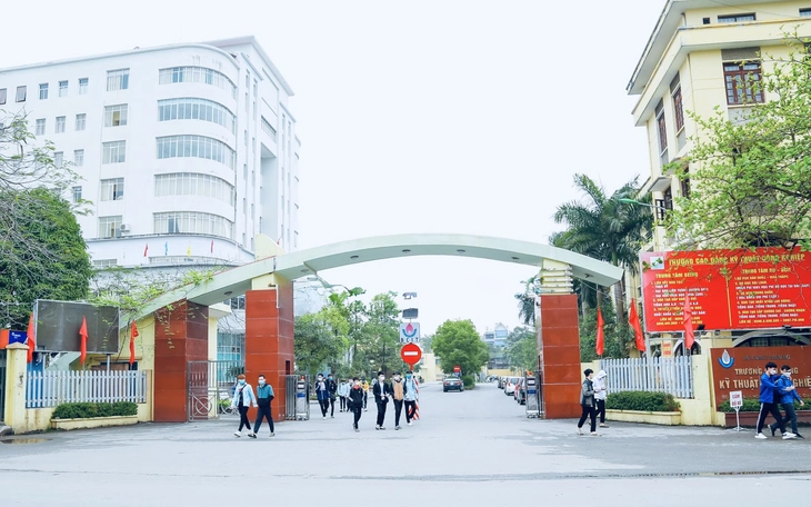 Ồn ào “ép tăng ca” khi thực tập: Nhà trường, học sinh nói gì? - Ảnh 4.