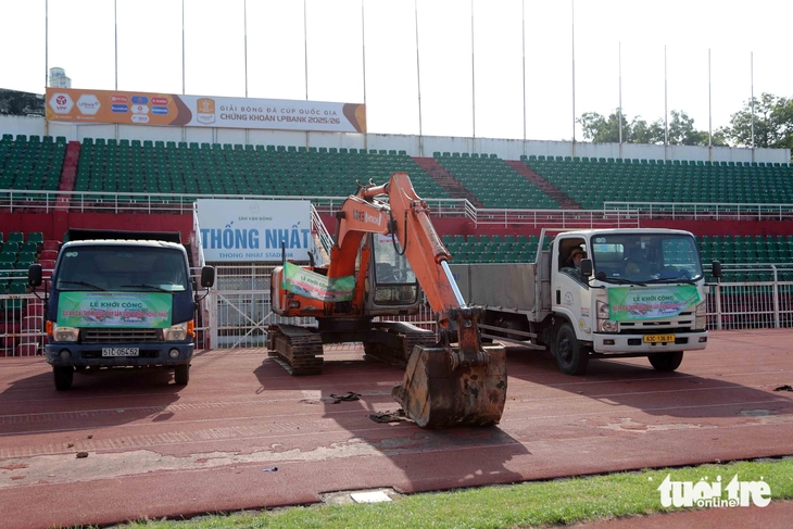 Sân Thống Nhất bắt đầu được cải tạo, nâng cấp - Ảnh 2.