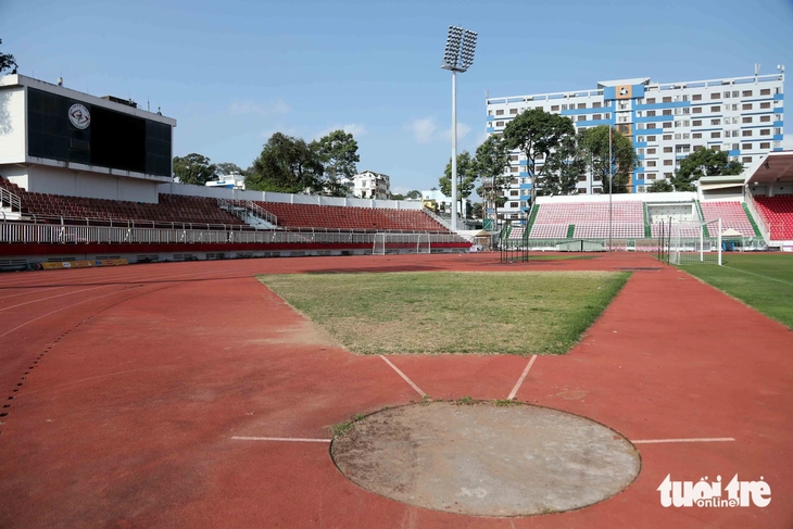Sân Thống Nhất bắt đầu được cải tạo, nâng cấp - Ảnh 10.