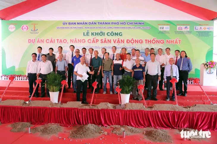 Sân Thống Nhất bắt đầu được cải tạo, nâng cấp - Ảnh 14.