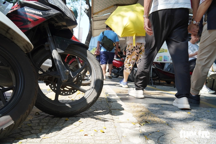 vỉa hè - Ảnh 4.