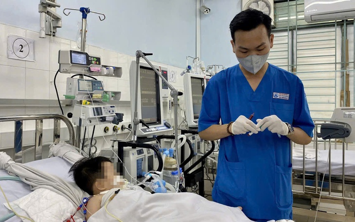 Đừng để con 'giật mình' mới hết hồn đi cấp cứu! - Ảnh 1.