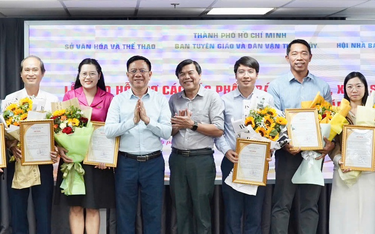 Báo Tuổi Trẻ có 5 tác phẩm viết về TP.HCM được trao thưởng quý 1-2026 - Ảnh 1.