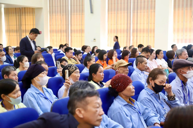 Nhân viên công tác xã hội: Đồng hành cùng người bệnh bằng những ‘liều thuốc’ không kê đơn - Ảnh 2.