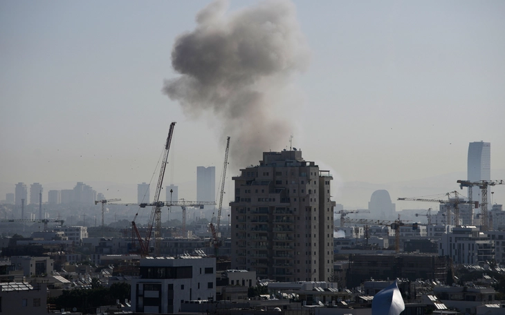 Israel tiếp tục không kích diện rộng Iran giữa lúc đàm phán bế tắc - Ảnh 2.