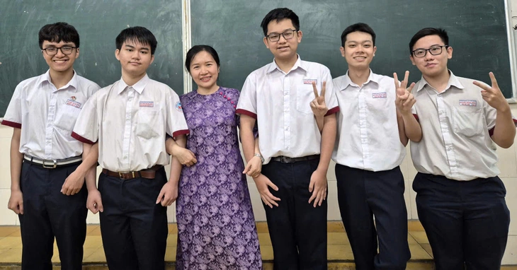 Nam sinh đạt giải nhất học sinh giỏi tiếng Anh ở TP.HCM và bí quyết tự học để đạt IELTS 8.0 - Ảnh 4.