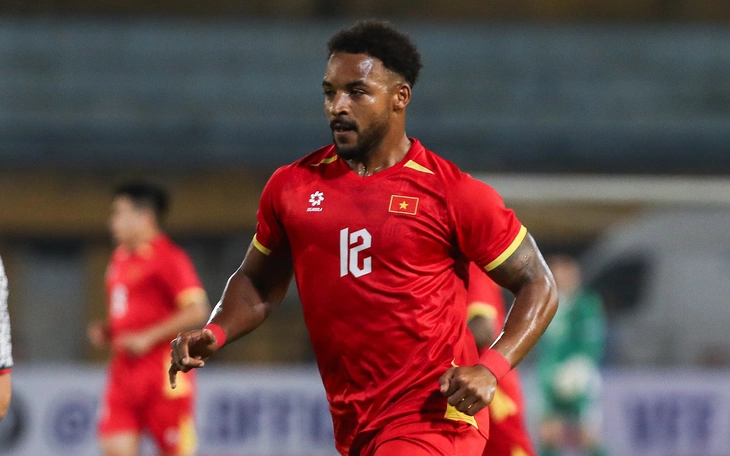 Video: Hai Long độc diễn rồi ghi bàn cho tuyển Việt Nam - Ảnh 2.