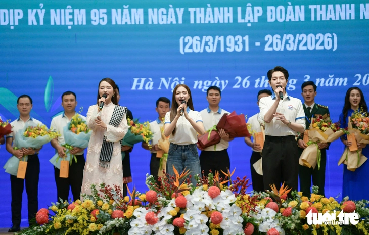 Thủ tướng gặp mặt các gương mặt trẻ Việt Nam tiêu biểu, triển vọng và cán bộ Đoàn xuất sắc - Ảnh 6.