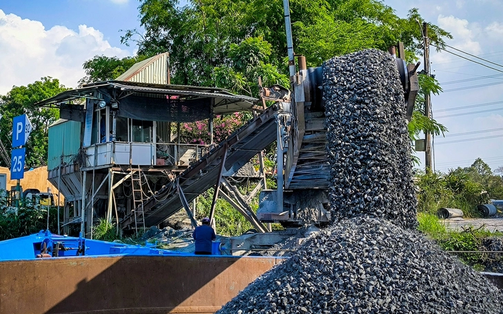 Xây nhà, đau đầu vì giá vật liệu xây dựng tăng mỗi ngày - Ảnh 2.