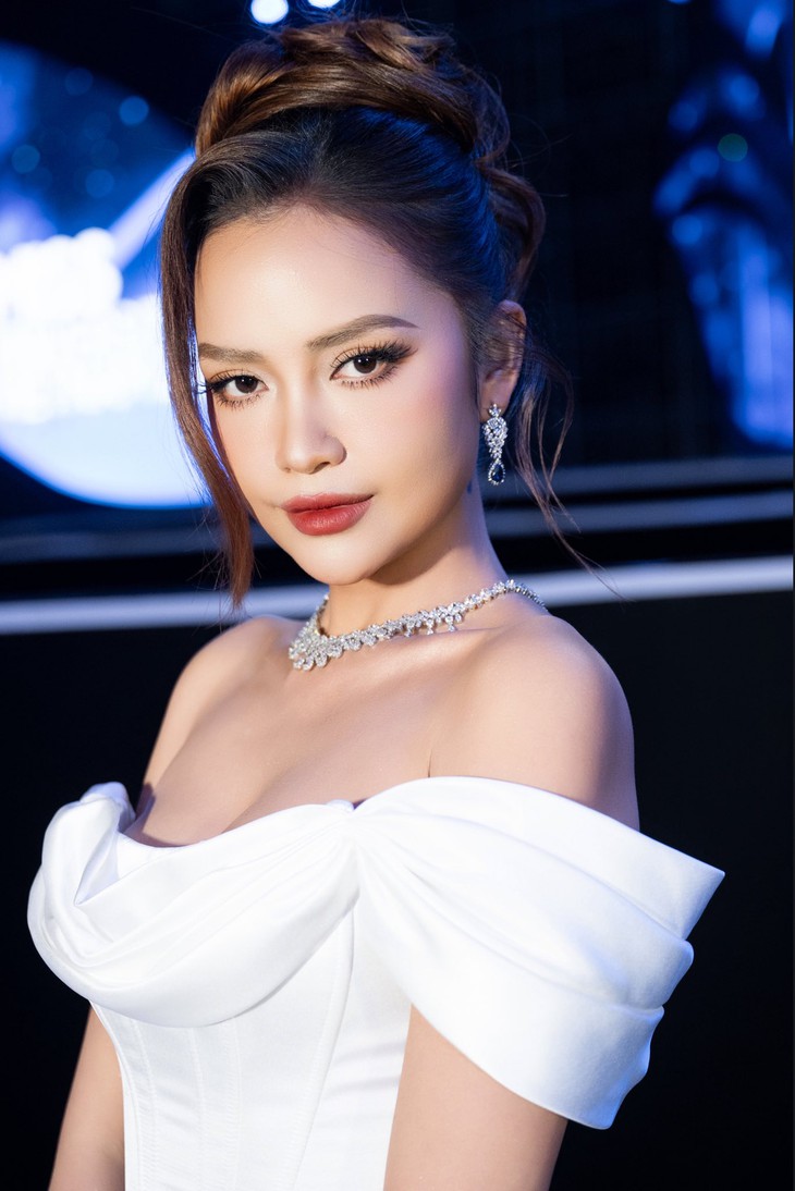 Không tổ chức Hoa hậu Hoàn vũ 2026, ai sẽ thi Miss Cosmo 2026? - Ảnh 2. Miss Cosmo - Ảnh 2.