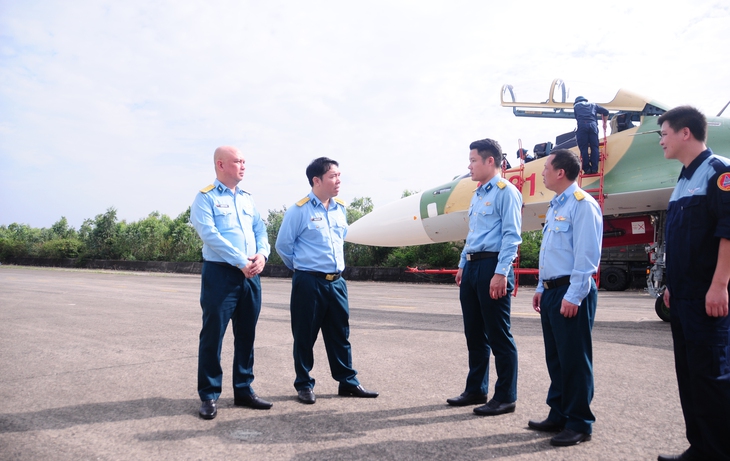 Chuyện chưa kể nhà máy sửa tiêm kích hiện đại Việt Nam - Ảnh 1. nhà máy - Ảnh 1.