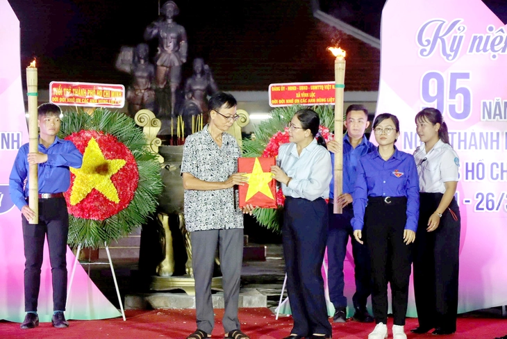 95 năm thành lập Đoàn TNCS Hồ Chí Minh: Bản hùng ca tri ân của tuổi trẻ - Ảnh 1. thành lập đoàn - Ảnh 1.