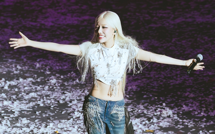 Fan rủ nhau cầu hôn, khoe nhẫn khi Hoàng Dũng hát 'Lí giải' - Ảnh 5.