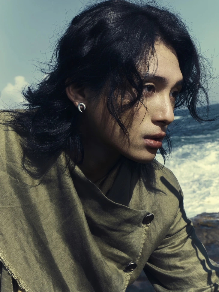 'Hóa ra…' - cánh cửa mở vào vũ trụ âm nhạc mới của Grey D - Ảnh 3.