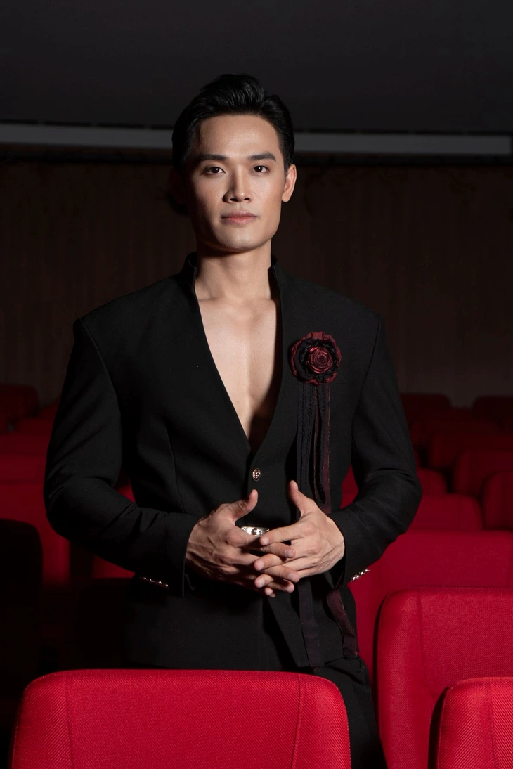 Nam vương Tiến Dũng chấm thi hoa hậu: 'Tôi sẽ không để các chị át vía' - Ảnh 3.