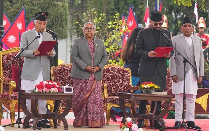 Nepal bắt cựu Thủ tướng KP Sharma Oli sau biểu tình chết người - Ảnh 2.