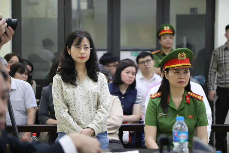 Cựu hiệu trưởng lãnh 3 năm tù vì thu 15.000 một tiết dạy thêm từ 13 năm trước - Ảnh 2.