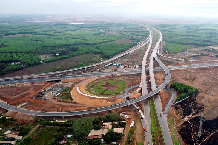 Hơn 18km cao tốc Biên Hòa - Vũng Tàu dự định thông xe nhưng còn nhiều vướng mắc - Ảnh 2.