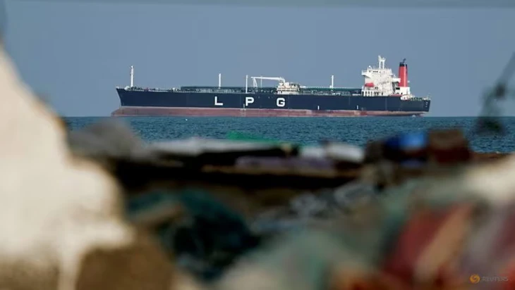 Eo biển Hormuz: Tàu Thái Lan mắc cạn sau 2 tuần bị tấn công, tàu Malaysia được phép đi qua  - Ảnh 3.