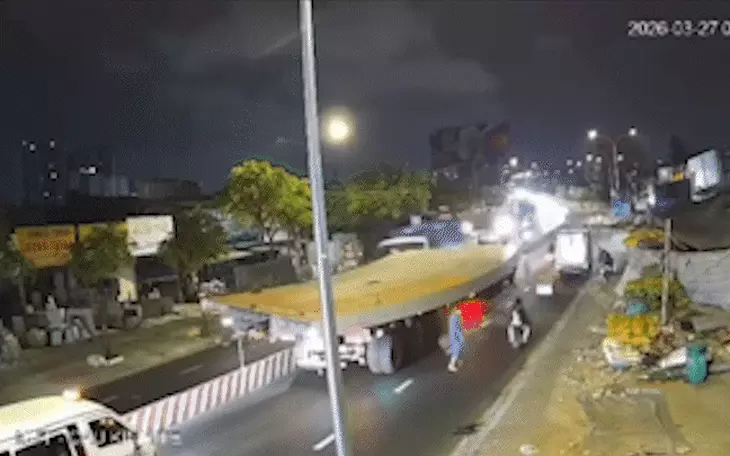 Xe tải và ô tô con tông nhau, 1 người chết - Ảnh 4.