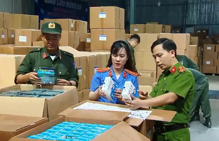 'Trùm' đường dây thực phẩm chức năng giả cho trẻ em, người già bị cáo buộc thu lời 264 tỉ - Ảnh 2.