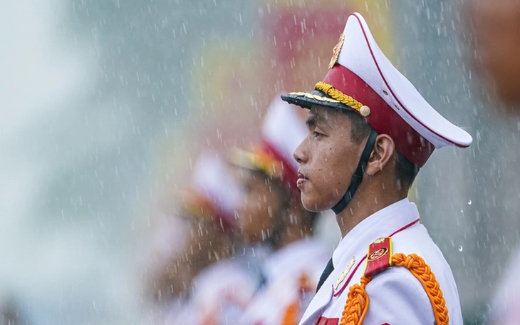 Bộ Quốc phòng đề xuất nâng hỗ trợ lên 5 tháng tiền lương với sĩ quan nghỉ hưu trước hạn tuổi - Ảnh 2.