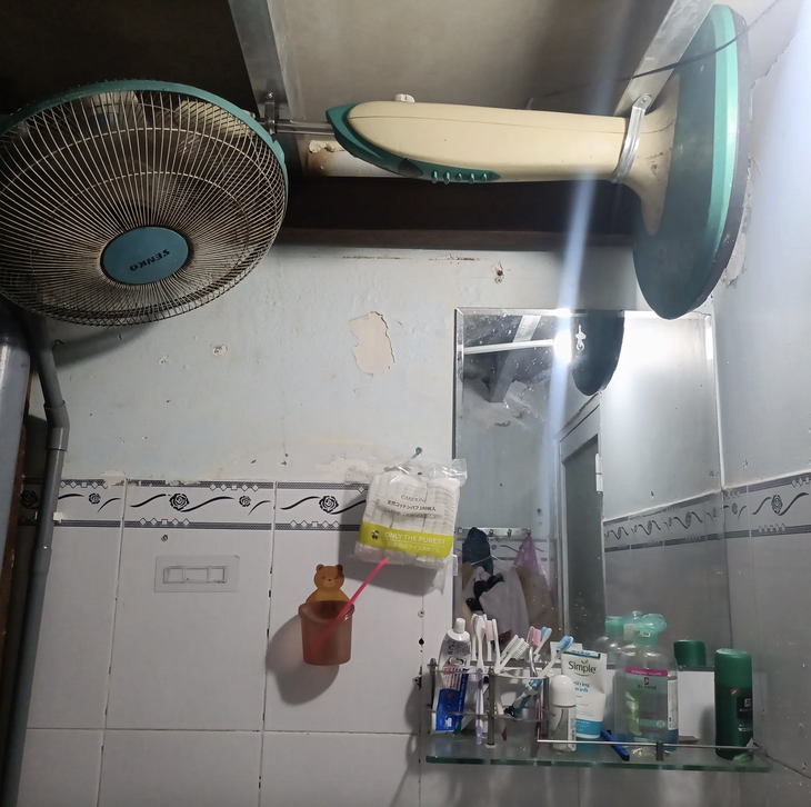 treo quạt - Ảnh 1.