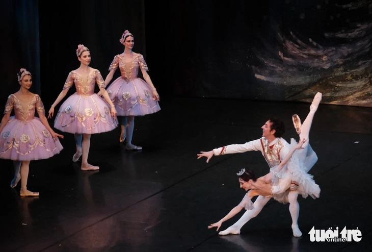 Russian State Ballet - Ảnh 4.
